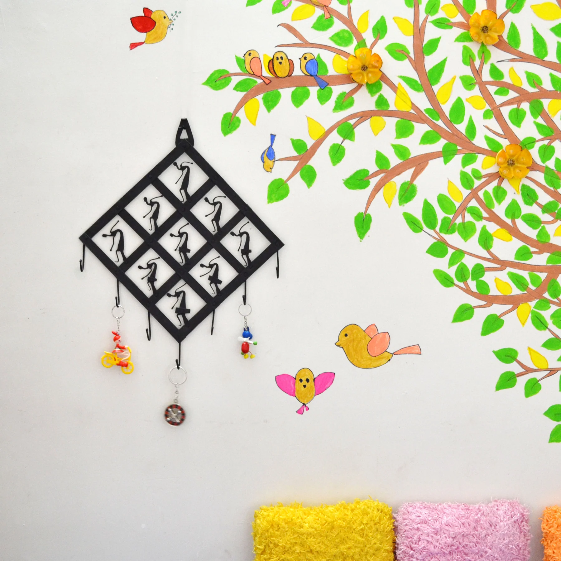 WIH020_0_1800x1800 Wrought Iron Diamond Shape 7 Hook Keychain Holder - Image 1